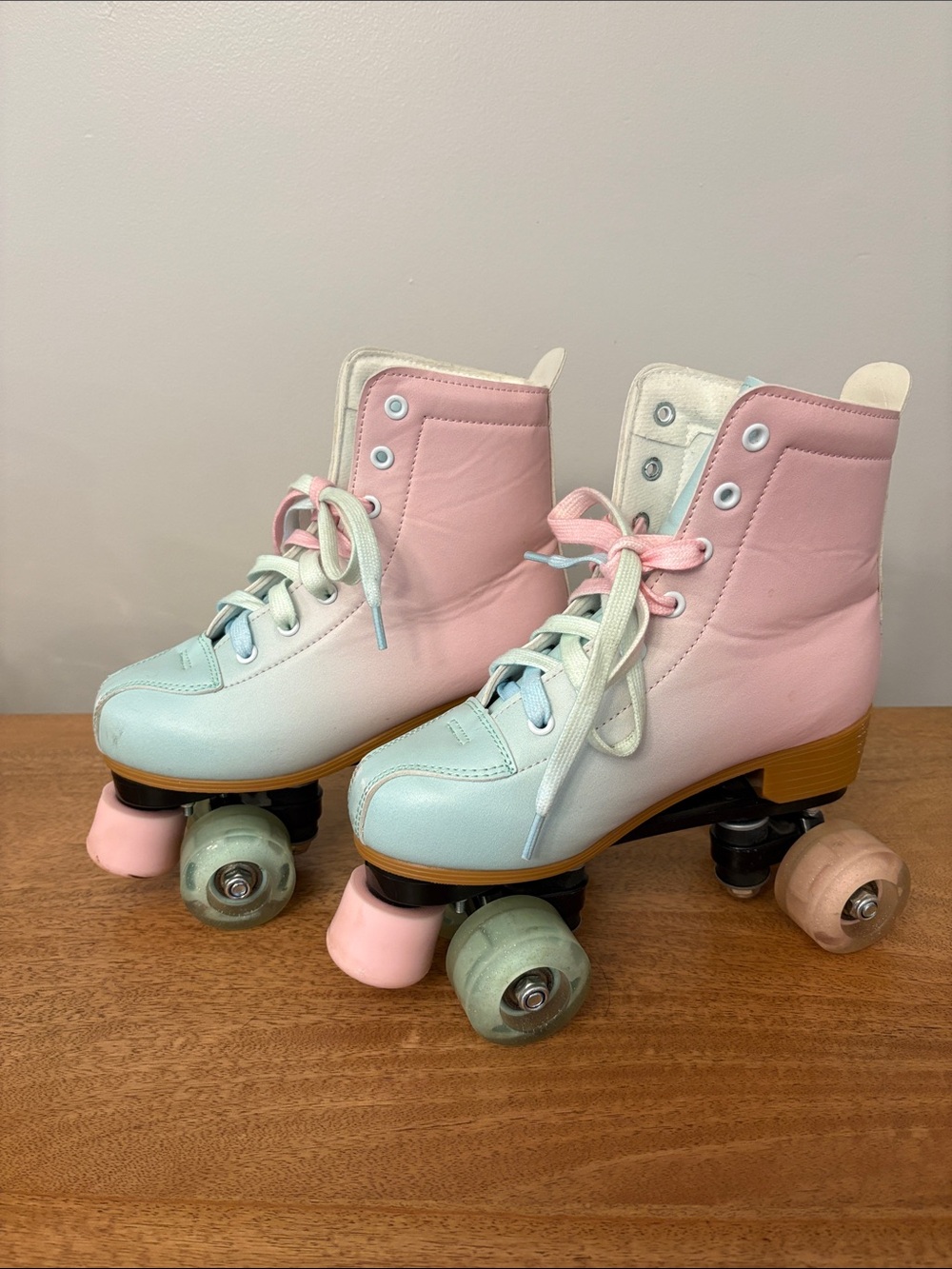 Pastel Pink & Mint Roller Skates size 6